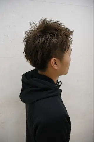 ショート カラー 斉藤 貴也のヘアスタイル