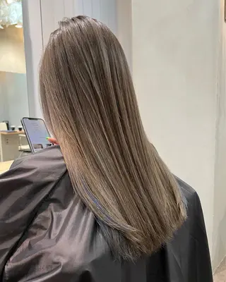 セミロング カラー 顔タイプ診断®︎ ハイトーンカラーのヘアスタイル