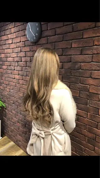 ロング et Douce所属・艶髪／髪質改善／ カワモトヒロトのヘアスタイル