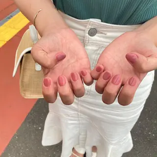 ネイル EARTH coiffure beaute 東松山店所属・町田 杏花のネイルデザイン