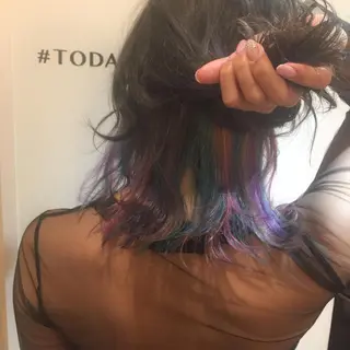 ミディアム カラー ホワイト&レイヤーカ ットエクステ長畠俊輔のヘアスタイル