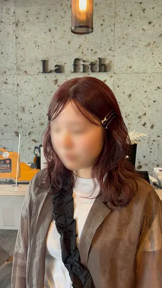 セミロング ヘアアレンジ lafith hair Glanz 桂所属・かじももな|縮毛矯正 |透明感カラーのヘアスタイル