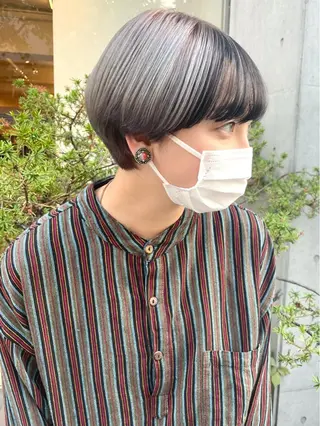 ショート カラー 岩戸 新のヘアスタイル