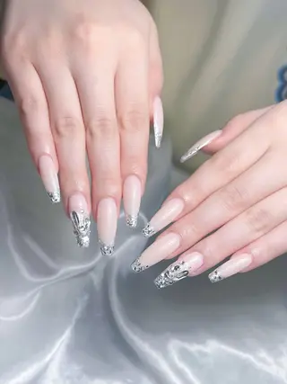 ネイル LEELA NAIL STUDIO所属・LEELA NAIL STUDIOのネイルデザイン