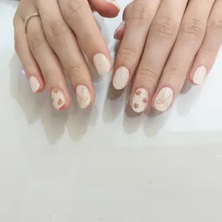 ネイル pool🦄 miyamoto.のネイルデザイン