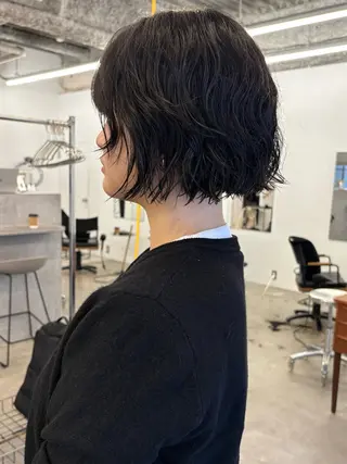 ショート レイヤーパーマ、ボブ 小須田ゆあのヘアスタイル