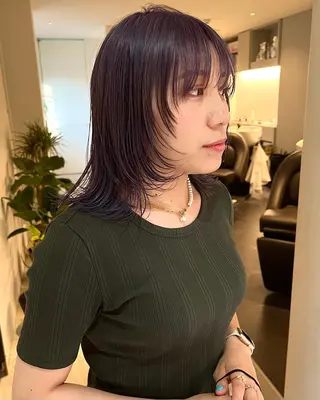 ミディアム カラー RAIMA ハイトーン/ベージュのヘアスタイル