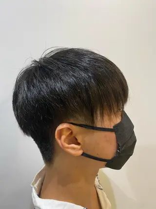 ショート メンズ 三ノ宮フェザーパーマ 蕃本 啓利のヘアスタイル