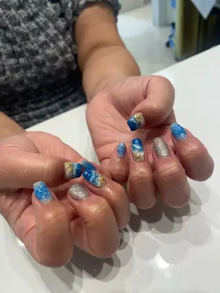 ネイル EARTH coiffure beaute 東松山店所属・町田 杏花のネイルデザイン