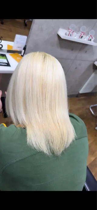 ミディアム カラー mEg hair creation川崎矢向店所属・✨️複雑履歴特化 美容師アトム✨️のヘアスタイル