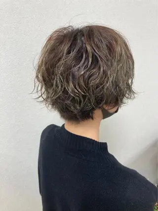 ショート カラー パーマ ヘアアレンジ like みやびのヘアスタイル