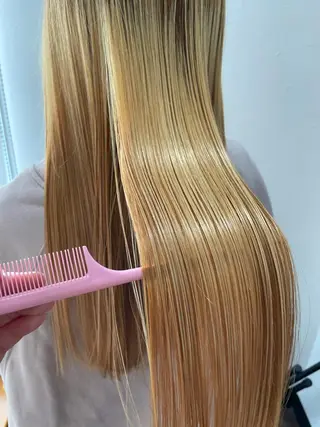 ロング ARISA🦋推し・ アニメカラー/派手髪のヘアスタイル