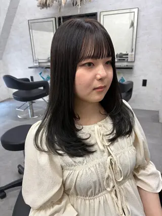 ロング カラー ブリーチなしカラー レイヤーカットのヘアスタイル