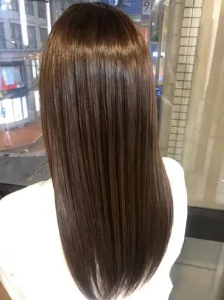 セミロング カラー 髪質改善&ブリーチ 伊勢 祐一郎のヘアスタイル