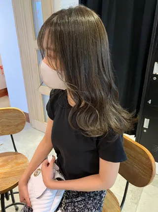 セミロング カラー akira𝜗𝜚 ꙳.*‬透明感カラーのヘアスタイル