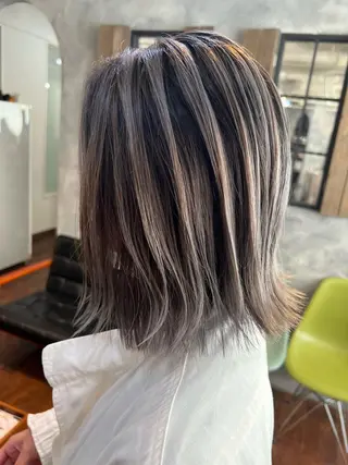 ミディアム 「ヲタクに美容室は難しい。」所属・インナーカラー🦔 🐾KEISUKEのヘアスタイル