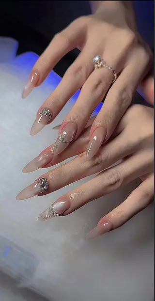 ネイル T. Leeのネイルデザイン