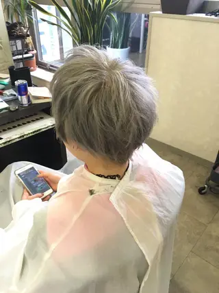 ショート カラー 💓シールエクステ ルミエールのヘアスタイル