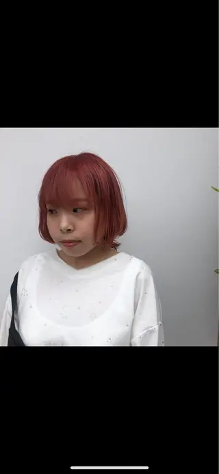 ショート カラー 古屋 花織のヘアスタイル