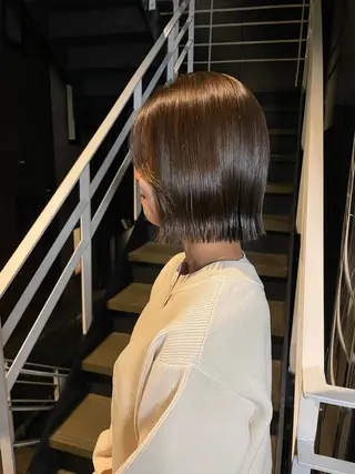 ショート パーマ ヘアアレンジ mika｜ブルーカラ ー｜ハイトーンカラーのヘアスタイル