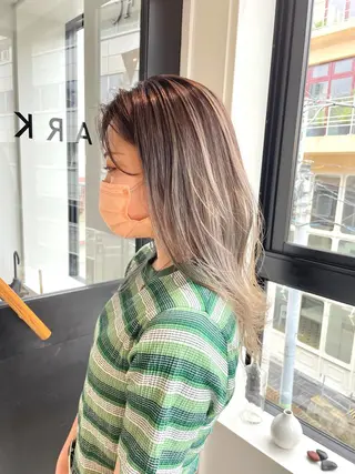 ロング カラー ヘアアレンジ GRAND OMOTESANDOのヘアスタイル