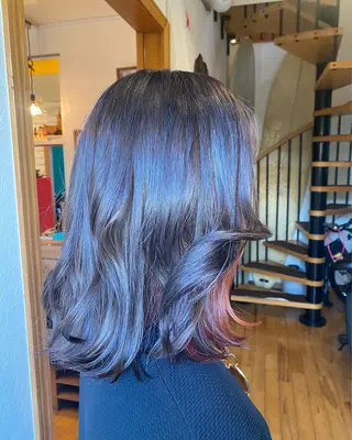 セミロング 青山 airaのヘアスタイル