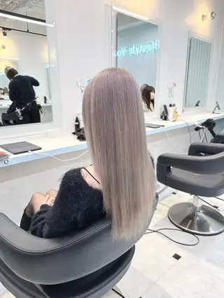 ロング カラー 🪄池袋ハイトーン 🪄ブリーチカラーのヘアスタイル