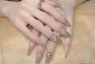 ネイル YUYI.nail salon所属・Mi Naのネイルデザイン