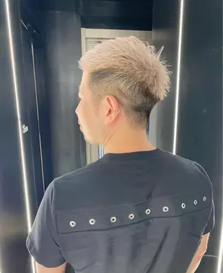 ショート カラー メンズ 森本 笑のヘアスタイル