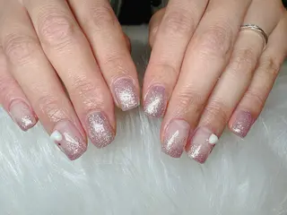 ネイル ECLAT エクラ所属・寺山 千鶴のネイルデザイン