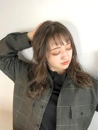 ミディアム カラー 奥山 沙季(大井町)のヘアスタイル