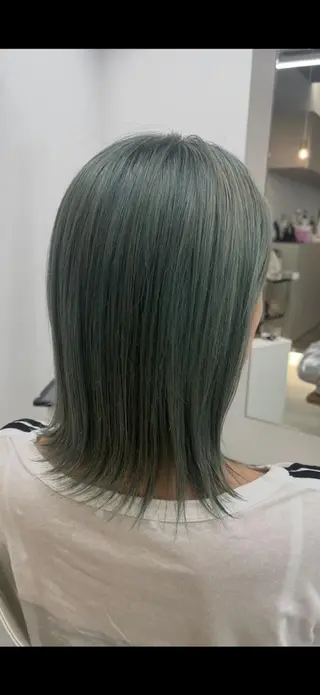 カラー ハイトーン/艶髪/ 暗髪/韓国/sanaのヘアスタイル