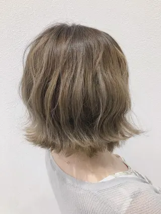 ミディアム 岸 保奈美のヘアスタイル