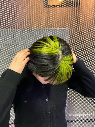 ショート カラー 手塚 由佳のヘアスタイル