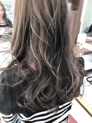 ロング カラー 松本 明日可のヘアスタイル