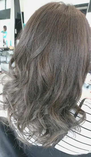 ミディアム カラー ジニアル所属・長島 司のヘアスタイル