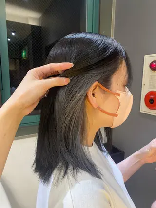 セミロング カラー noa 寒色系カラーブリーチのヘアスタイル