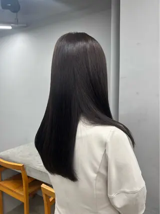 セミロング nude所属・𝐀𝐦𝐞𝐫𝐢 /透明感カラーのヘアスタイル