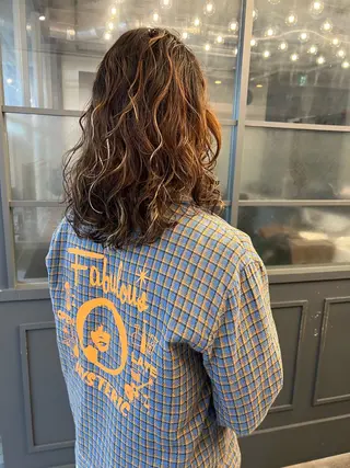 セミロング パーマ ナガミ ショウのヘアスタイル