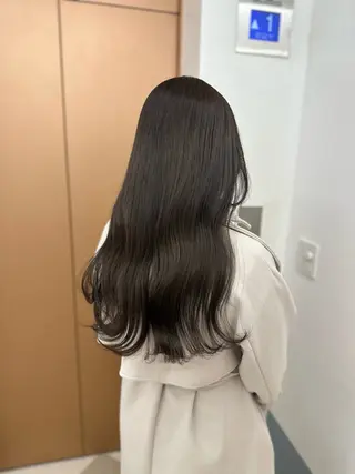 ロング カラー 安丸 結夏のヘアスタイル