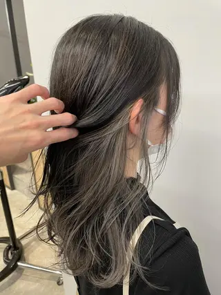 セミロング SAEKI【ior 】北千住店ブリーチのヘアスタイル