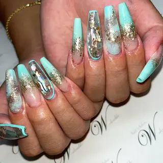 ネイル ネイルサロン ダブルのネイルデザイン