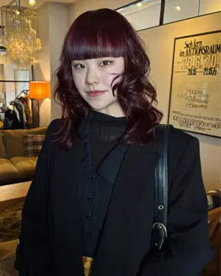 ミディアム カラー ファッションに 溶け込むstyleのヘアスタイル