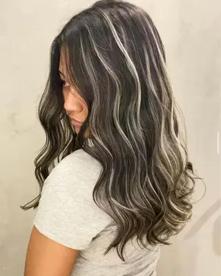 ロング salowin 原宿 aroa所属・韓国／ハッシュカット ／透明感カラー／金野のヘアスタイル