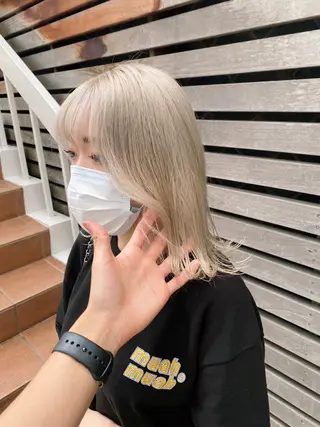 ミディアム カラー レイヤーウルフ エクステ磯部のヘアスタイル