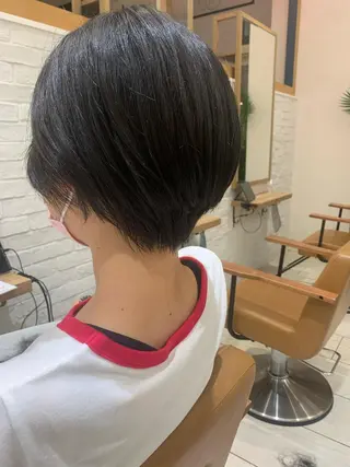 ショート 伊藤 麻菜実のヘアスタイル