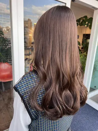 ロング カラー 山崎 和花のヘアスタイル