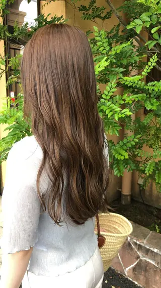 ロング カラー 川元 汐音のヘアスタイル
