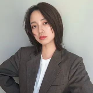 ミディアム TRICCA 銀座所属・奏羽　"ショート ・ボブ ・レイヤー"のヘアスタイル