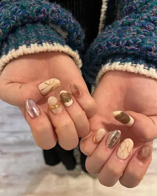 ネイル une／YUKINA 🫧大人nuanceのネイルデザイン